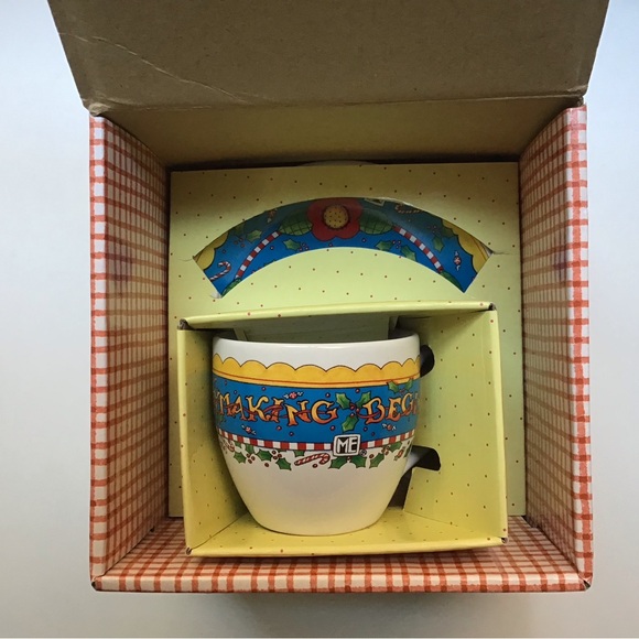 Mary Engelbreit Holiday Cup & Saucer - Picture 4 of 9